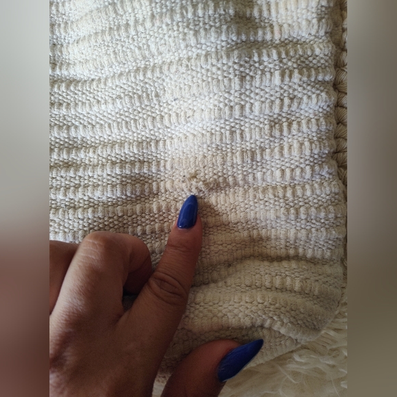 Woven drawstring bucket crossbody bag - Picture 7 of 9